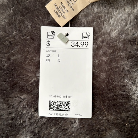 NWT H&M cream ruched mock turtleneck - Picture 8 of 8